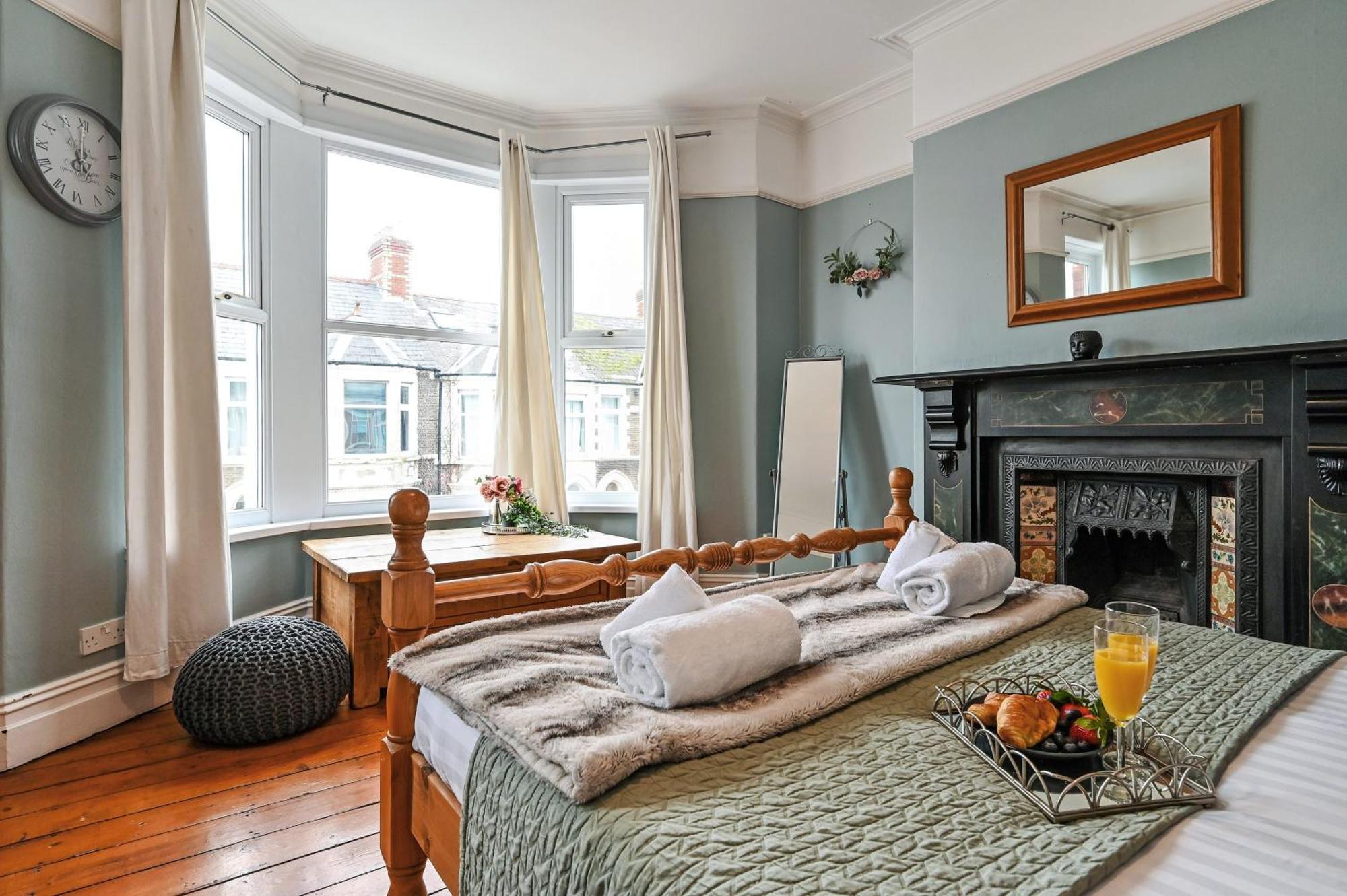 Beautiful Townhouse, Great Location - Pet Friendly Villa Cardiff Exteriör bild