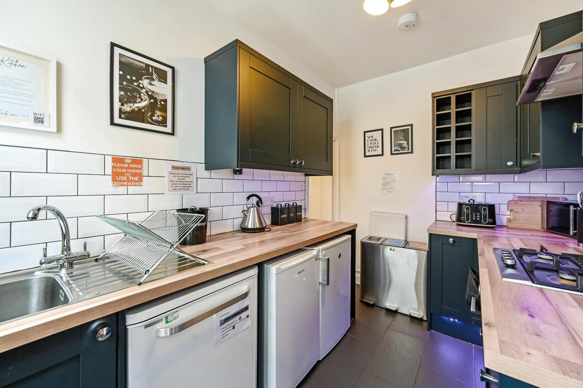 Beautiful Townhouse, Great Location - Pet Friendly Villa Cardiff Exteriör bild