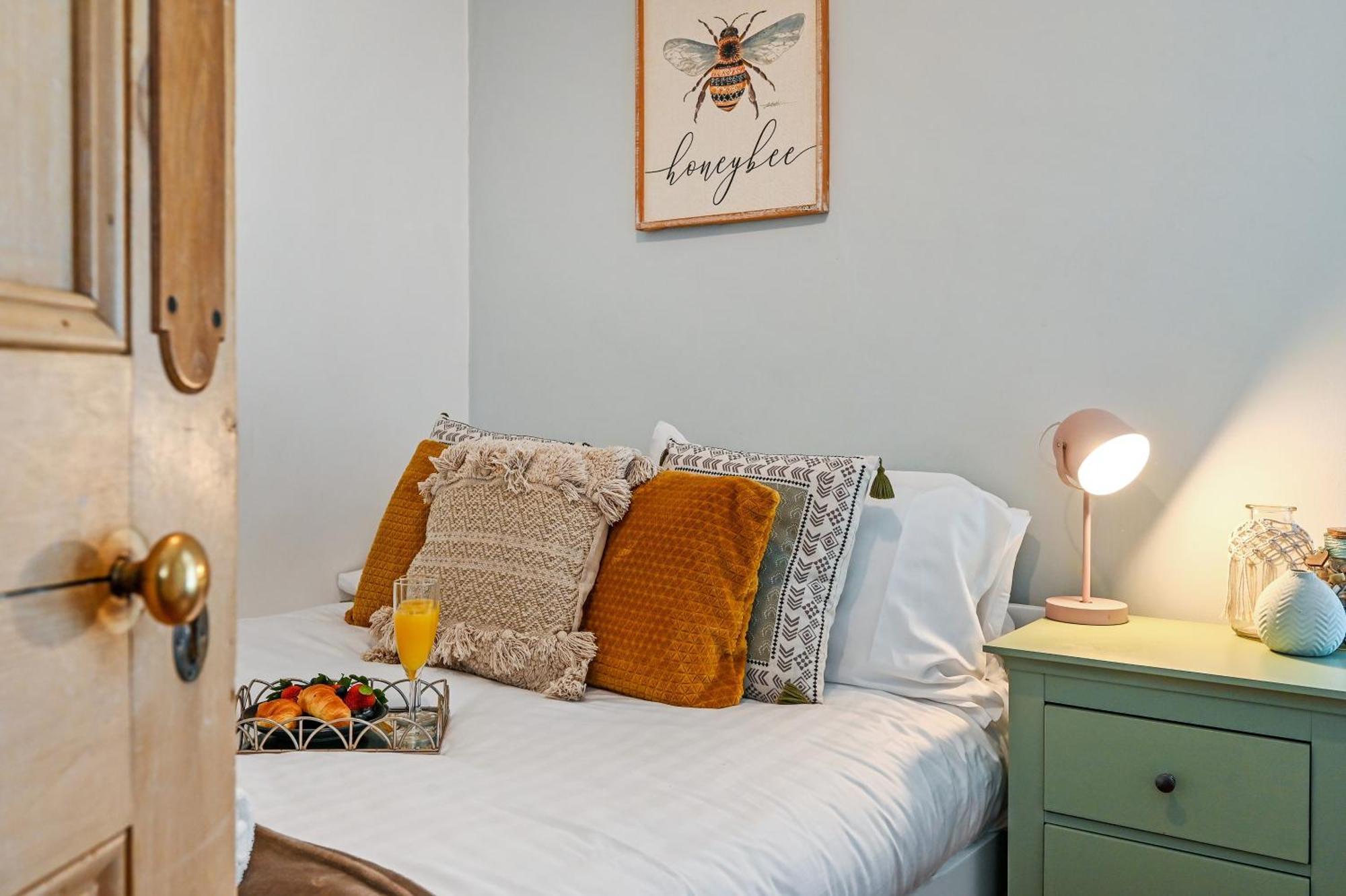 Beautiful Townhouse, Great Location - Pet Friendly Villa Cardiff Exteriör bild