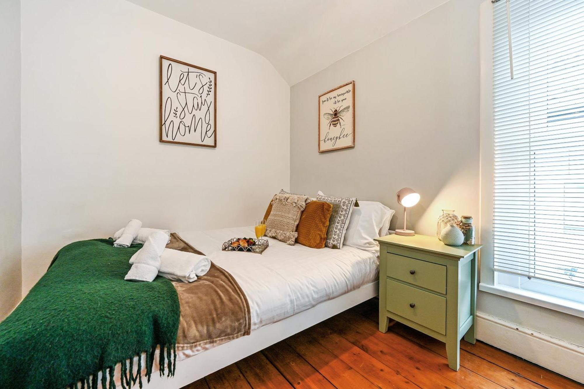 Beautiful Townhouse, Great Location - Pet Friendly Villa Cardiff Exteriör bild